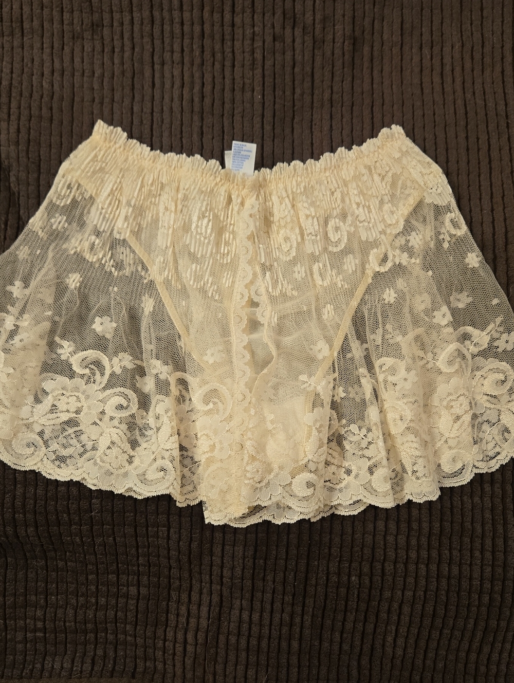 Sheer Lace Sexy Thong With Skirt in Cream with Elastic Waist NWOT Small